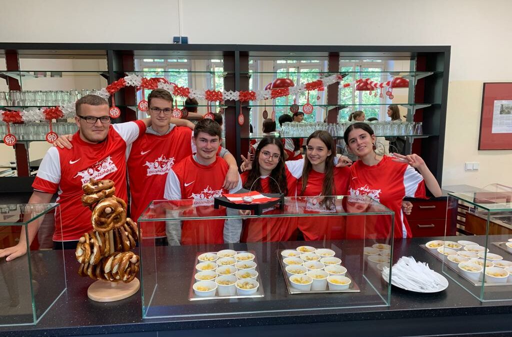 05er Klassenzimmer: Obstsalat für einen guten Zweck!